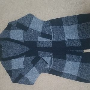 DO BE checked duster